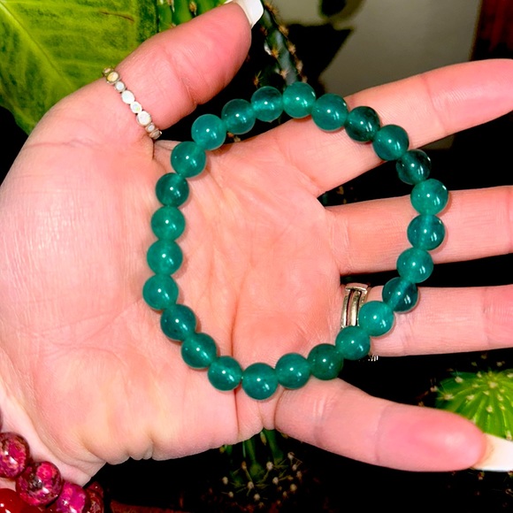 Hand Crafted Jewelry - Green Jade stretch bracelet handmade gift crystal healing 8mm